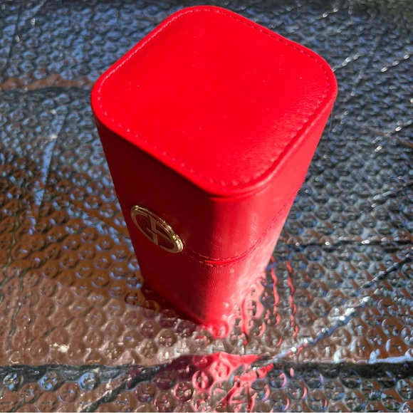 GIORGIO ARMANI BEAUTY • CHERRY RED LEATHER TRAVEL COSMETICS CASE - Picture 3 of 8